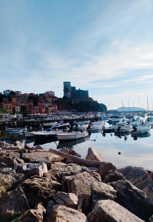 Appartamento N6 San Terenzo Lerici-4 posti letto-parcheggio privato- aria condizionata - Ferienwohnung Lerici
