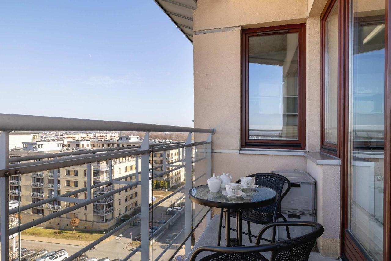 Przestronny i Przytulny Apartament w Krakowie z Parkingiem i Balkonem by Noclegi Renters - Ferienwohnung