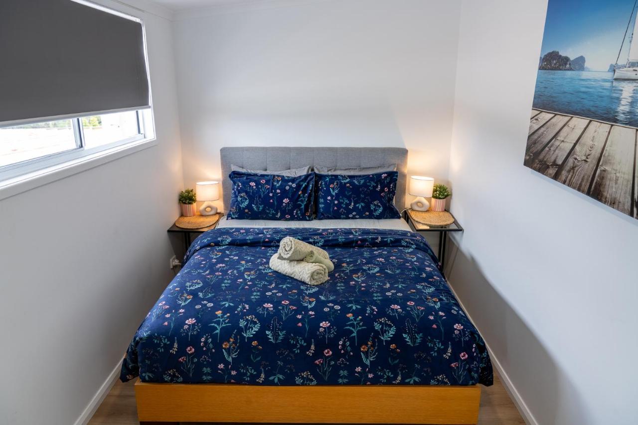 Queen Room with Shared Bathroom