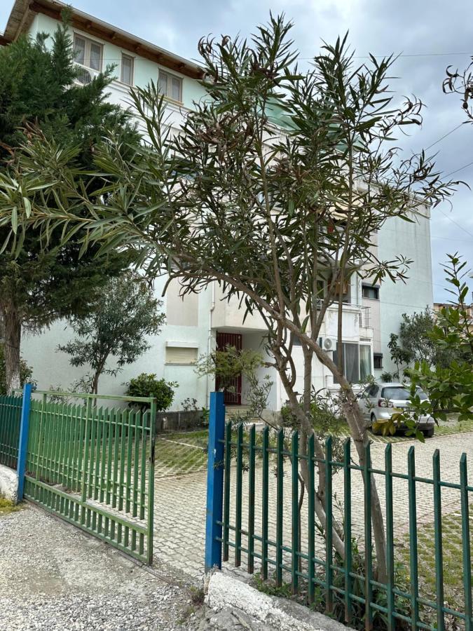 Drin's Seaside Apartment - B&B Kavajë