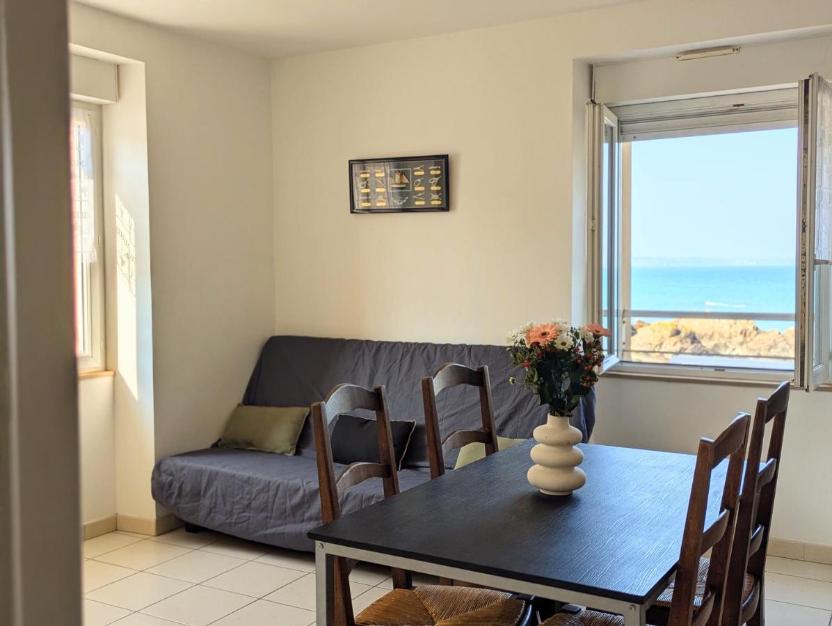 Face à la plage et au falaise- Endroit calme - B&B