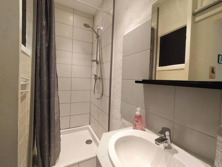 Baiona Sainte Catherine T3 heart of Holy Spirit - Bed and Breakfast