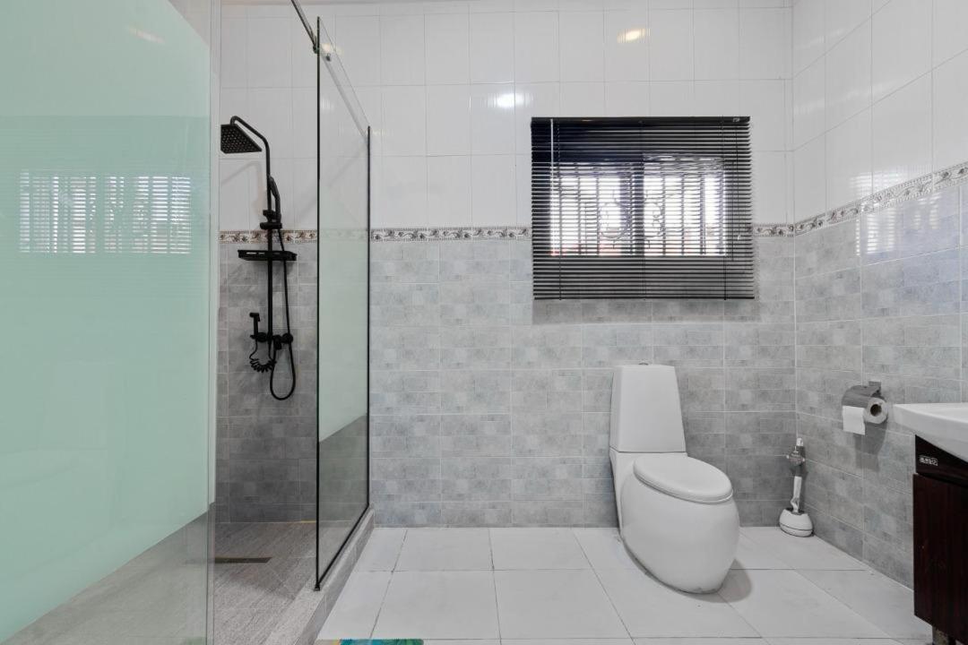 Ruby 7 - B&B Lagos