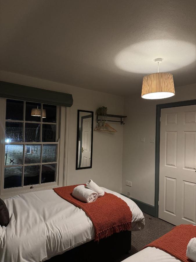 Twin Room with Shower