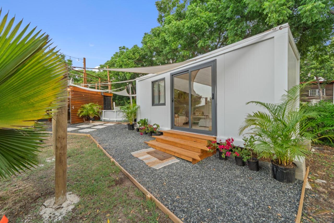 Family Room with Garden View