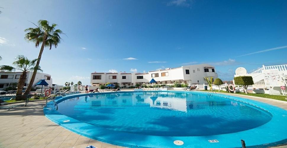 2 bedrooms bungalow with amazing view and private jacuzzi - B&B Adeje