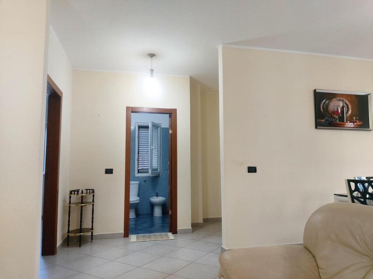 Alket Apartament - Ferienwohnung Shëngjin