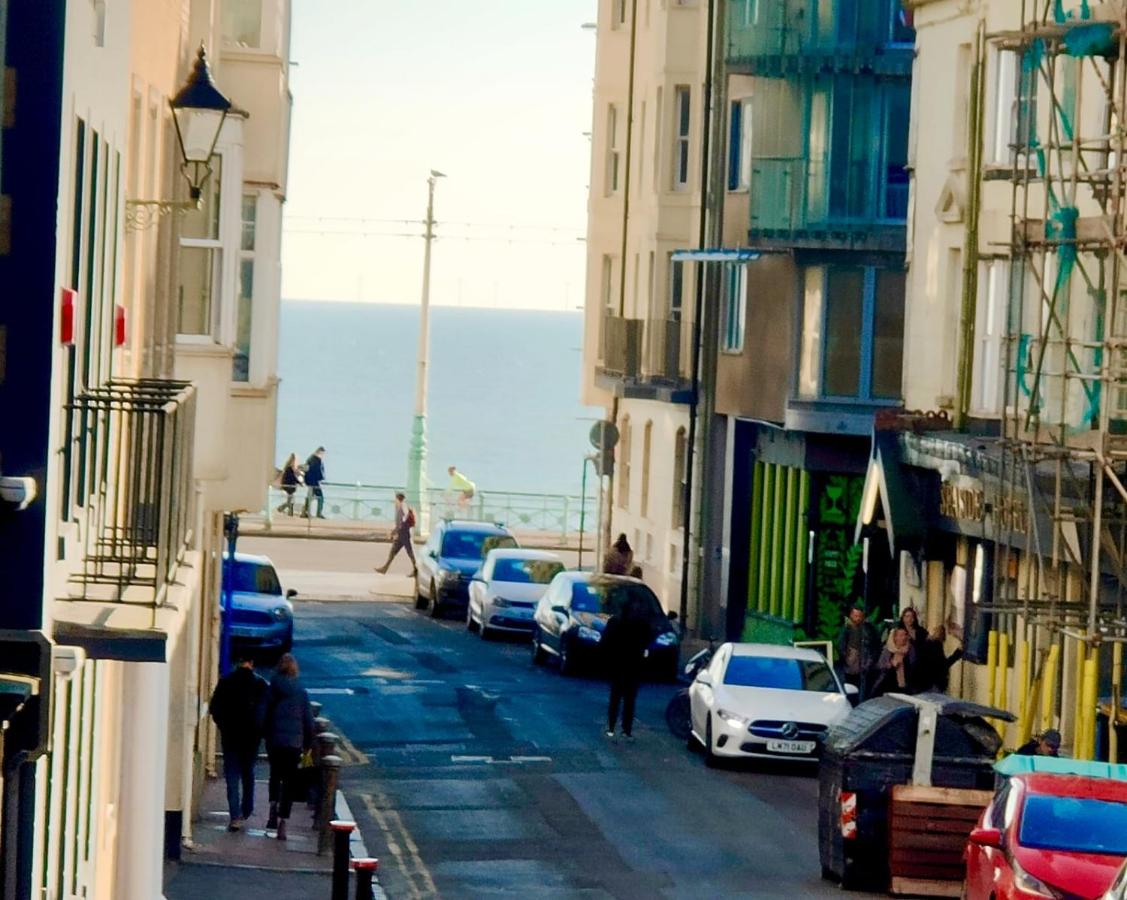 Studio 13 Brighton - B&B
