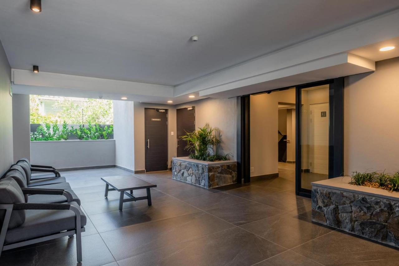 7 on Bantry Luxury Residence 305 - B&B