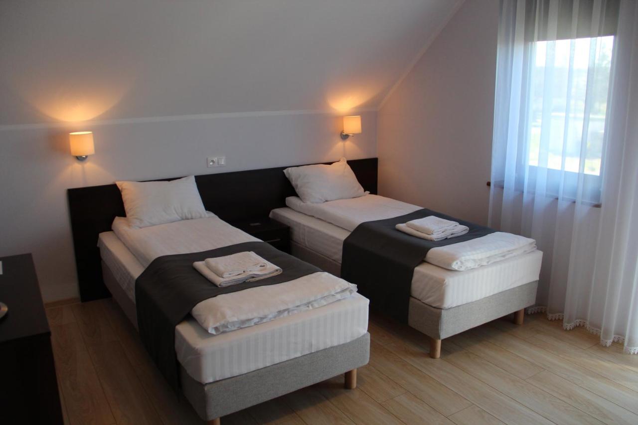 Tweepersoonskamer met 2 Aparte Bedden en Balkon
