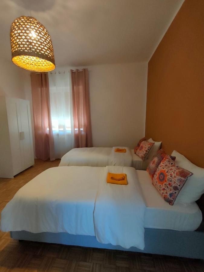 Doppel-/Zweibettzimmer mit eigenem Bad