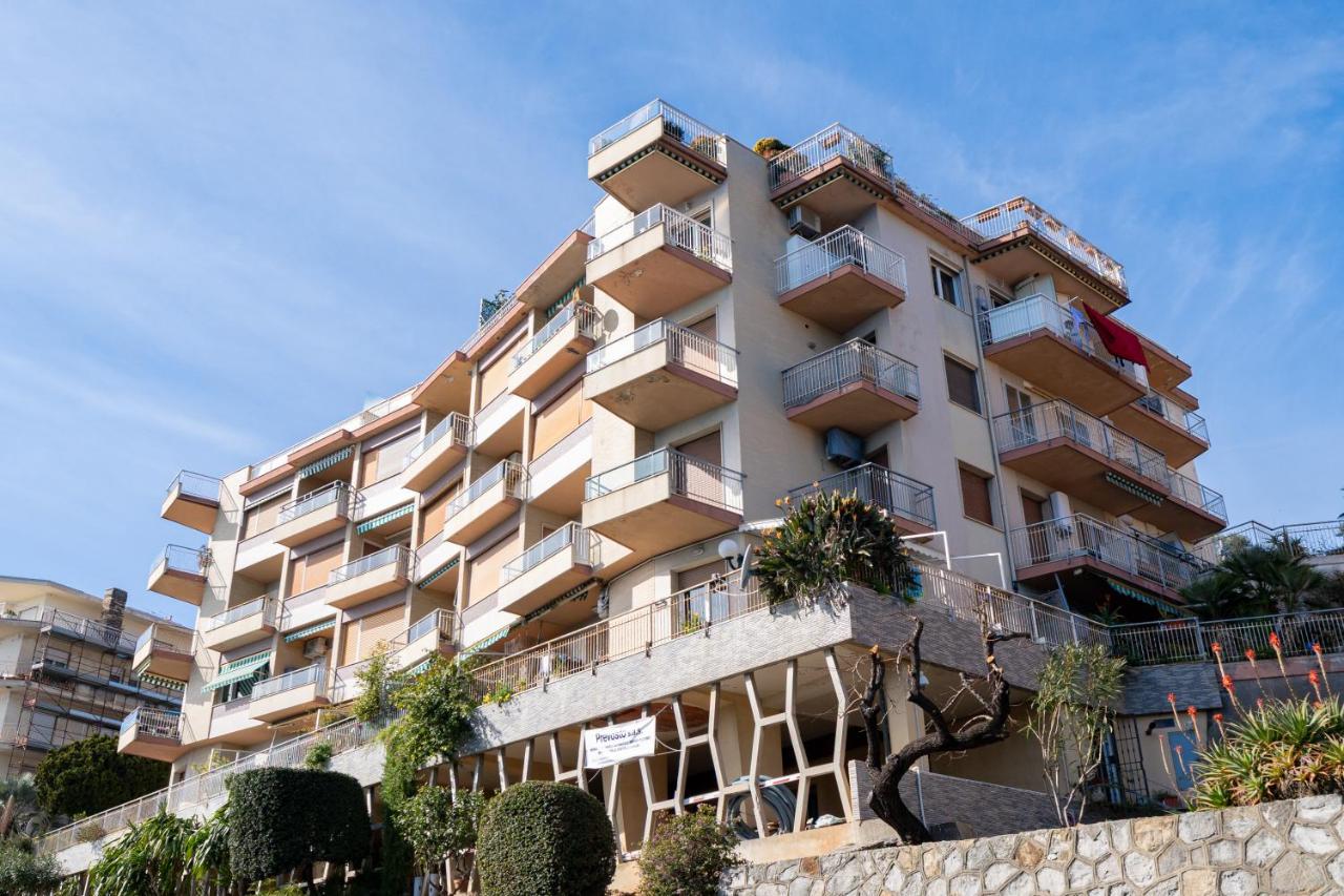 Breathaway Seaview Apartment near Sanremo - B&B