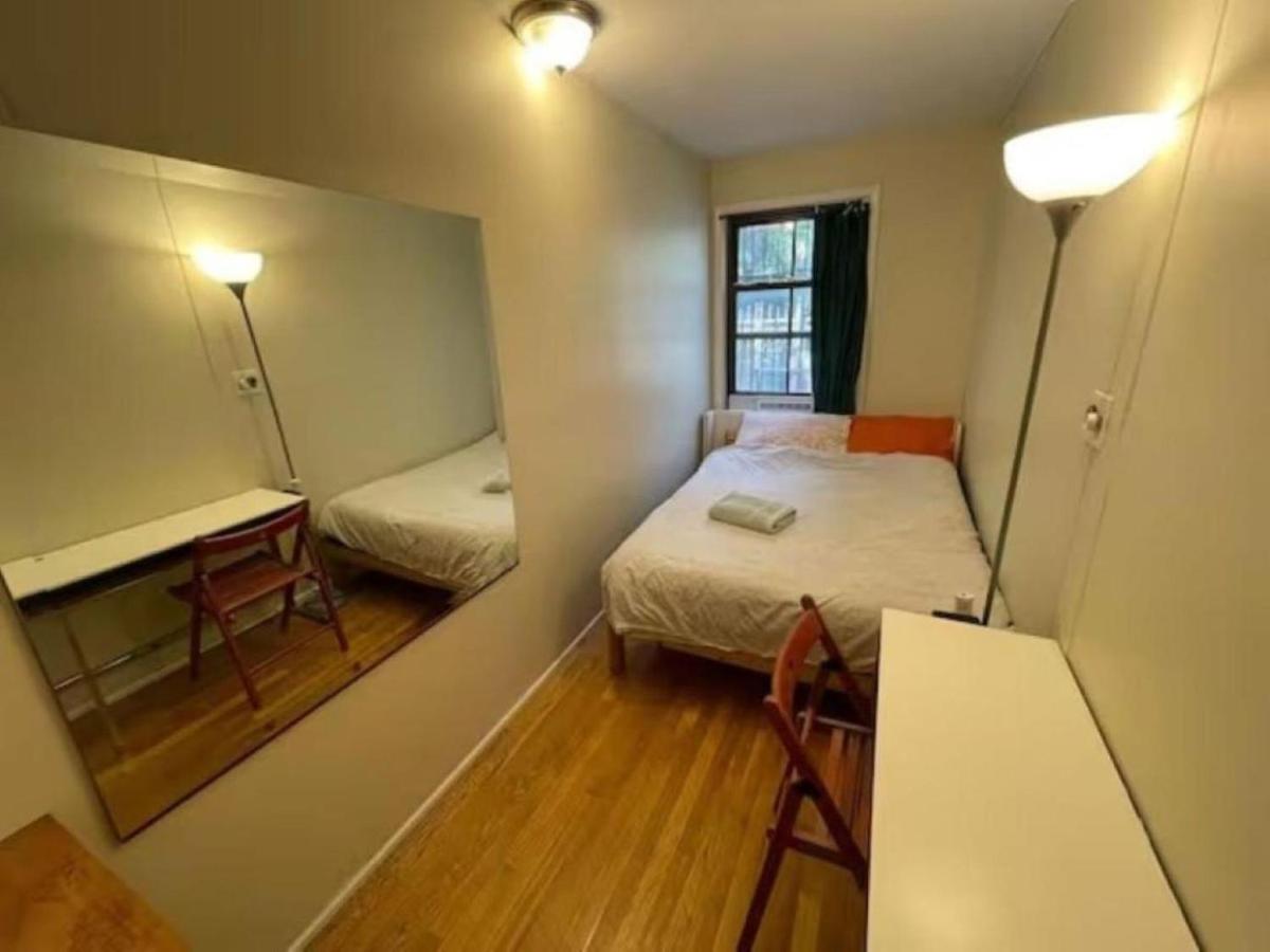 Ground floor Williamsburg Private bedroom near Subway - B&B