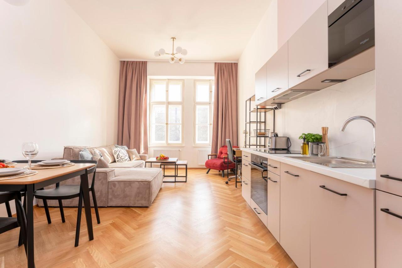 Superior One-Bedroom Apartment
