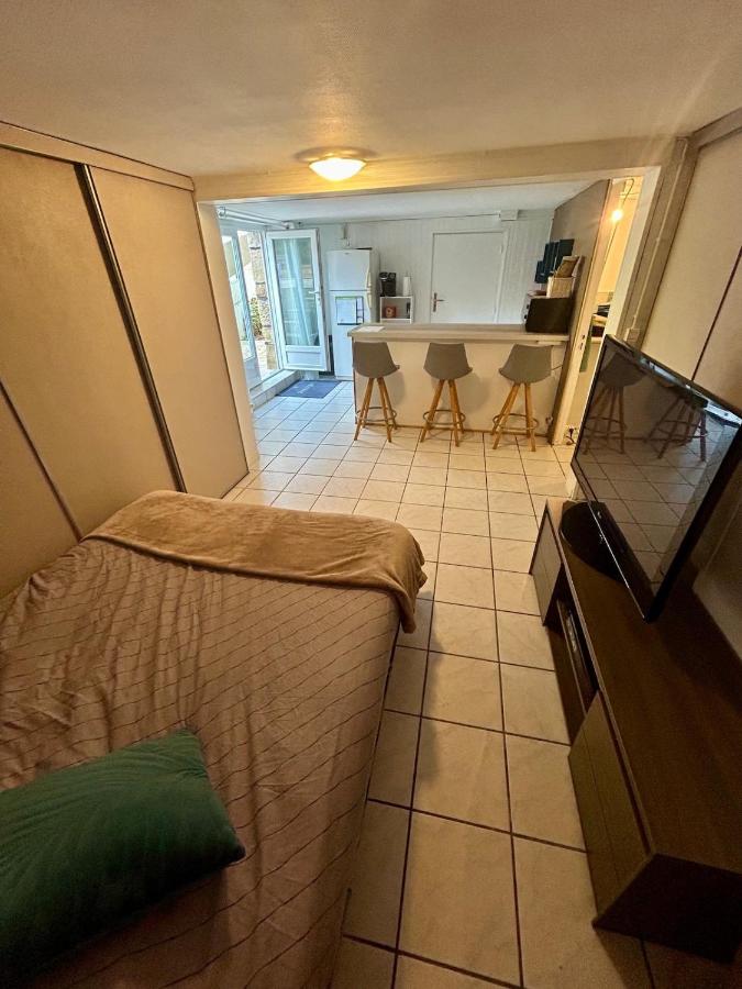 Charmant t2 dans une belle villa piscine - B&B Brive-la-Gaillarde