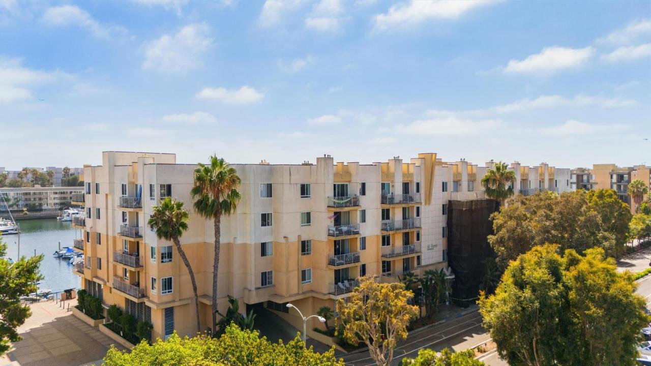 The Blossom-Modern 1BR Getaway in Marina Walk to Water&Restaurants - B&B Los Ángeles