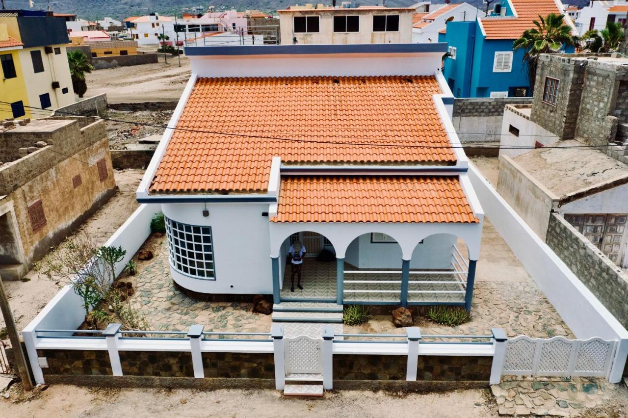 Djon’s Place - Bed and Breakfast Mindelo