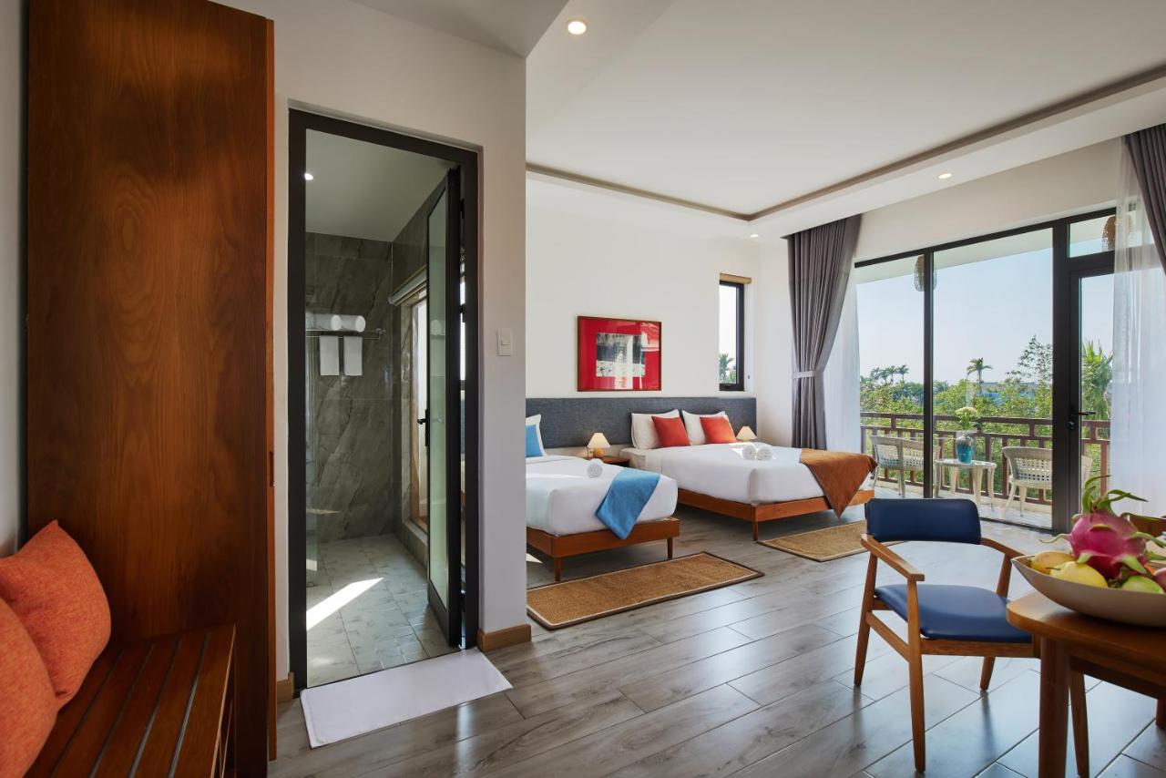 Habitación Triple con vistas a la piscina