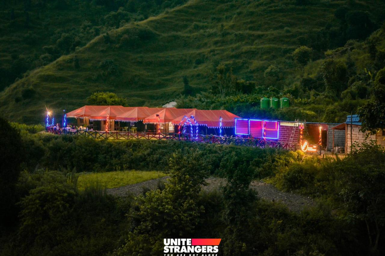 The Janvi Camping Resort with free parking and internet - Bed and Breakfast