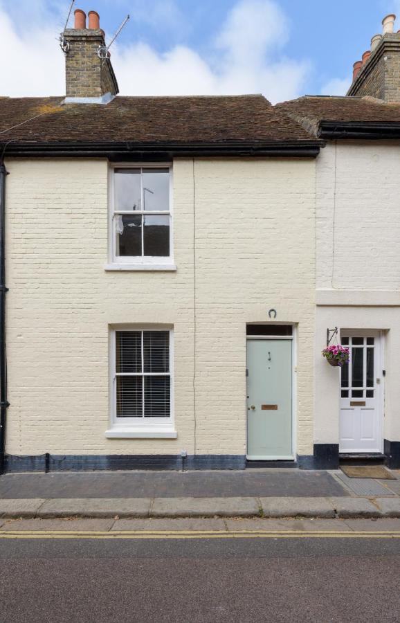 Retro Inspired Design Home in the Heart of Sandwich - B&B
