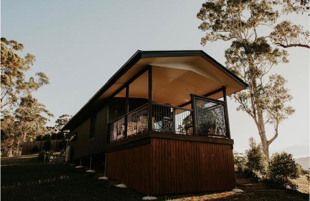 Romance Awaits at Down at The Dale Studio - B&B Conondale