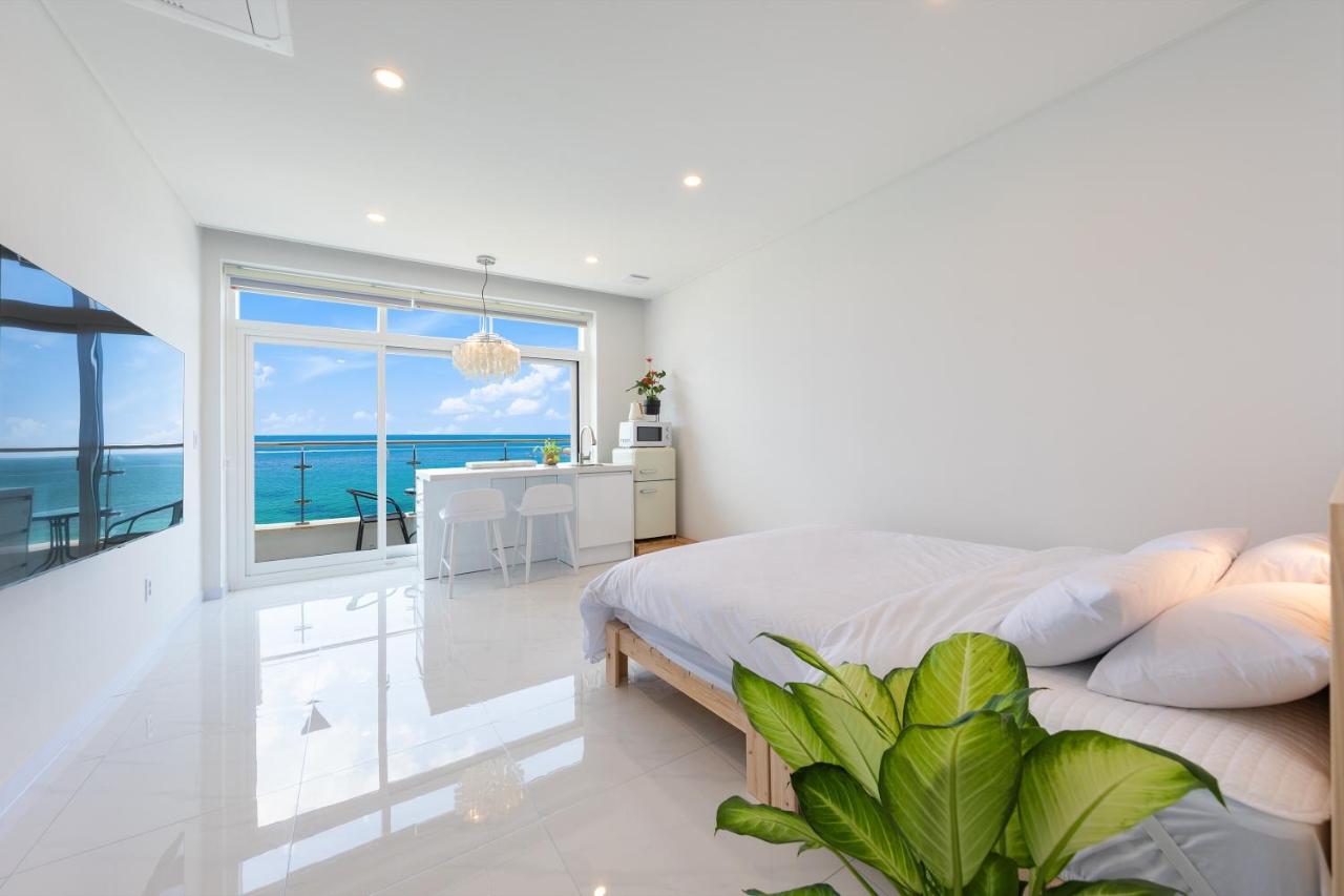 Double Room with Sea View 2