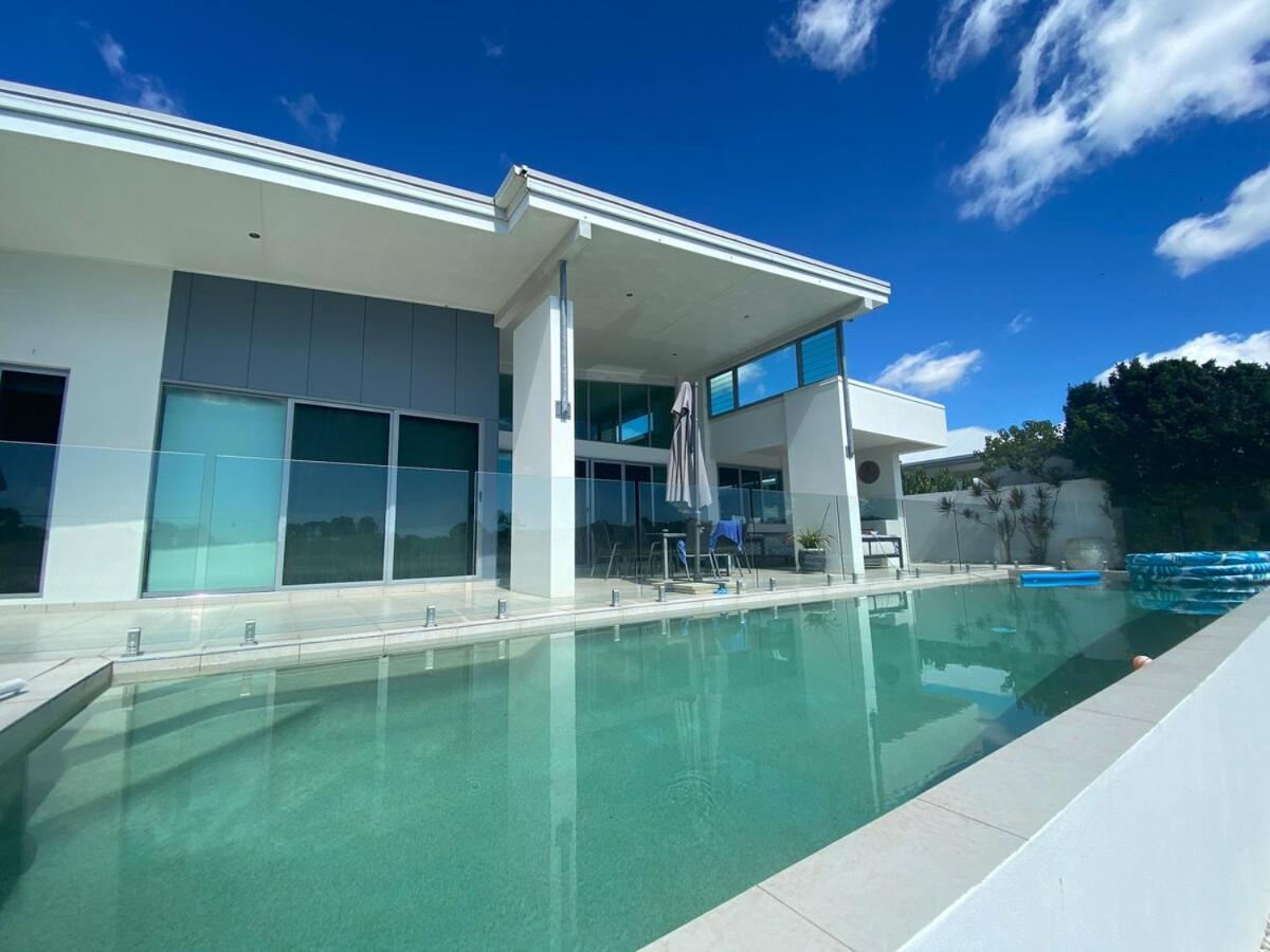 Lakefront Luxury Golf & Beach - B&B Pelican Waters