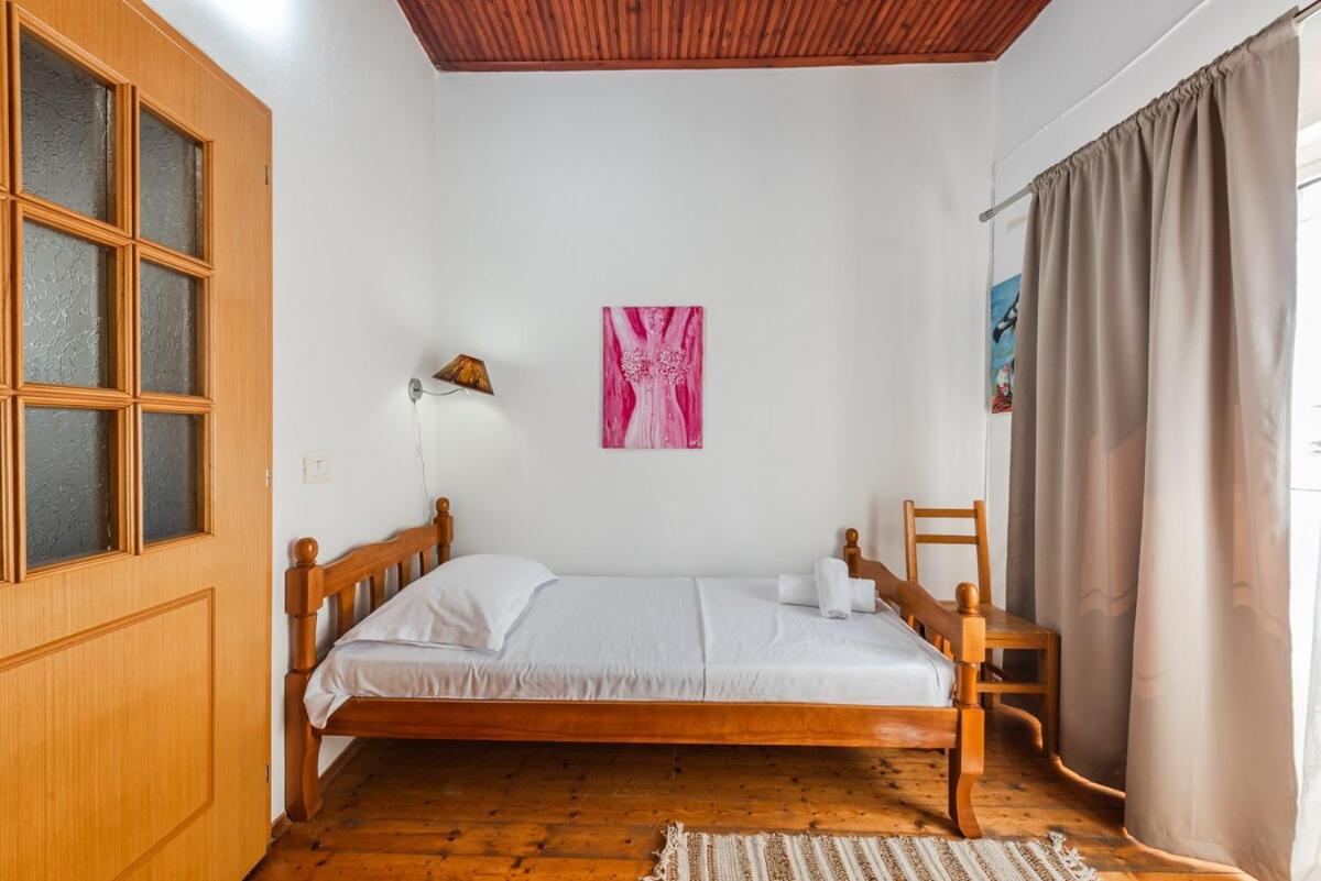 'Easy Steps' Guesthouse - Room 1 - Pro Bono - Bed and Breakfast Shkodër