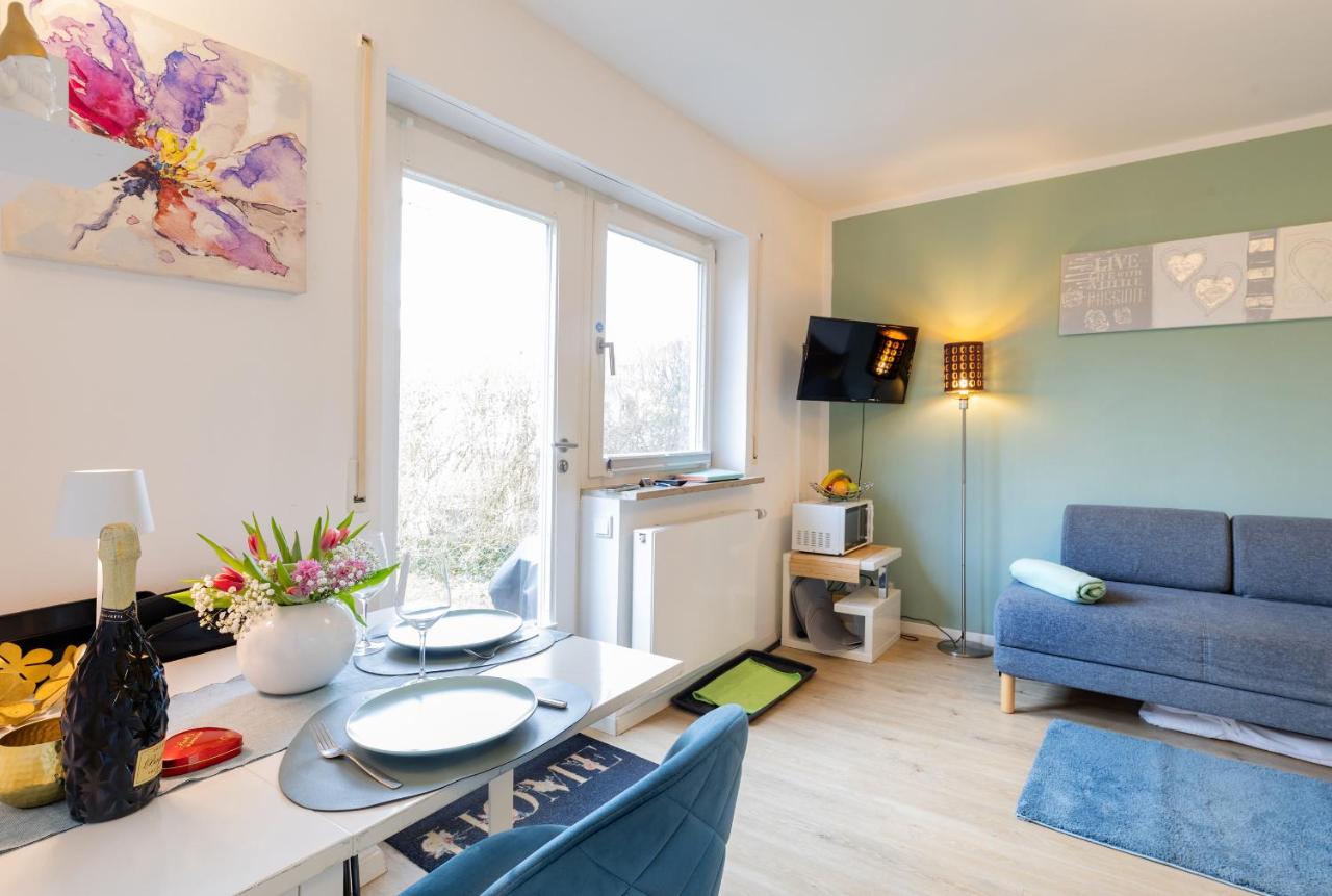 Sonnige, ruhige Gartenwohnung mit Terrasse u. Garten - B&B