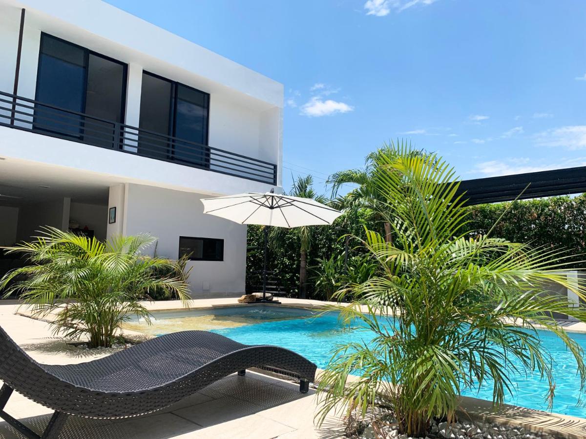 Casa con piscina en GIRARDOT - Bed and Breakfast Florián