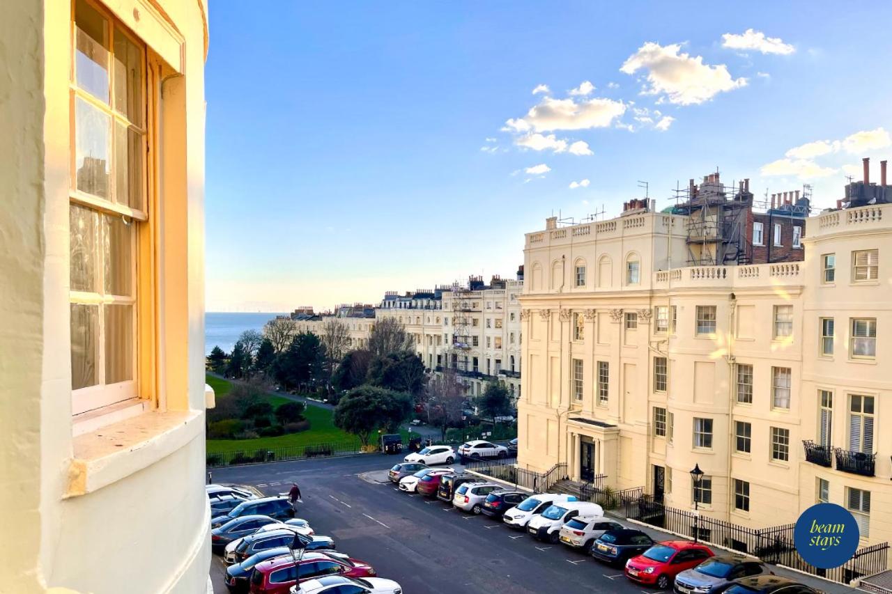 Elegant Regency Apartment near the sea with views & Netflix - Chambres d’hôtes