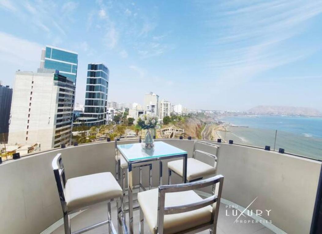 OceanFront Larcomar Apartments - Ferienwohnung Lima