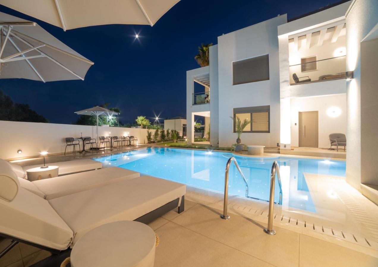 King Suite with Pool View