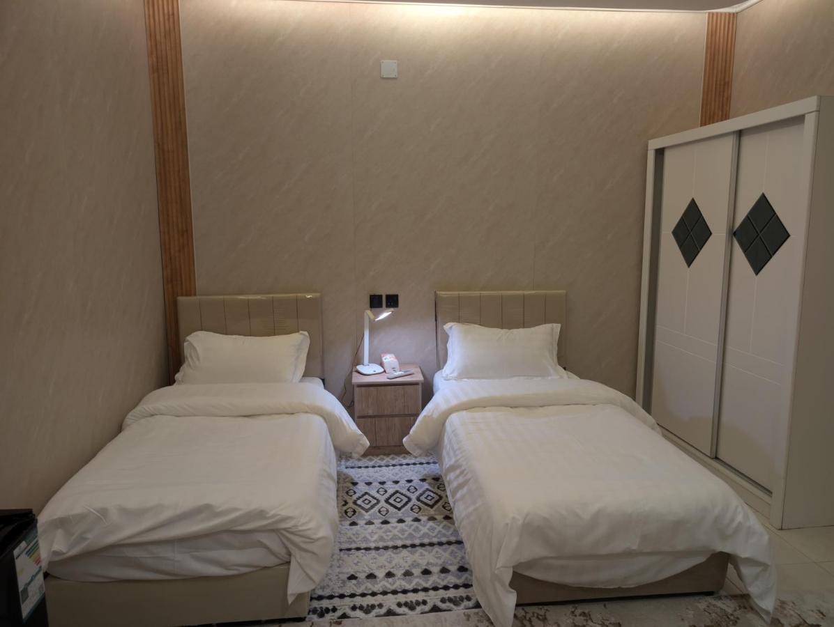 Deluxe Double Room (2 Adults + 1 Child)