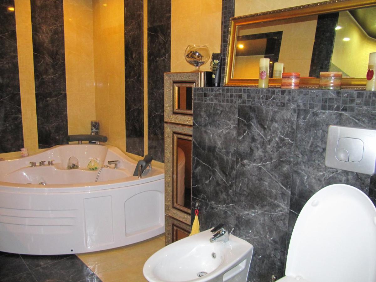 Triplex jacuzzi apartment - B&B Lviv