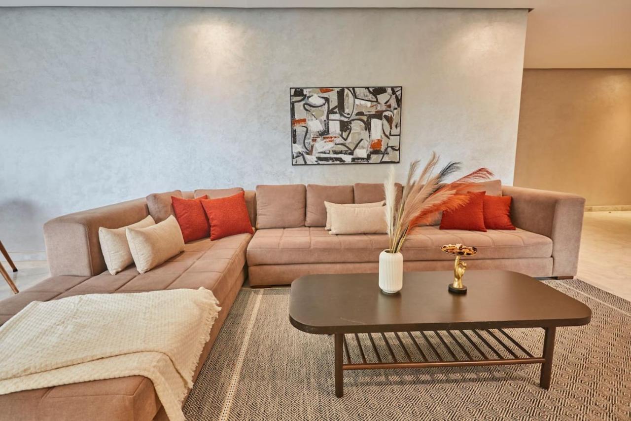 Luxury 3 Bedroom Getaway in Bouskouras Finest - Chambres d’hôtes Bouskoura