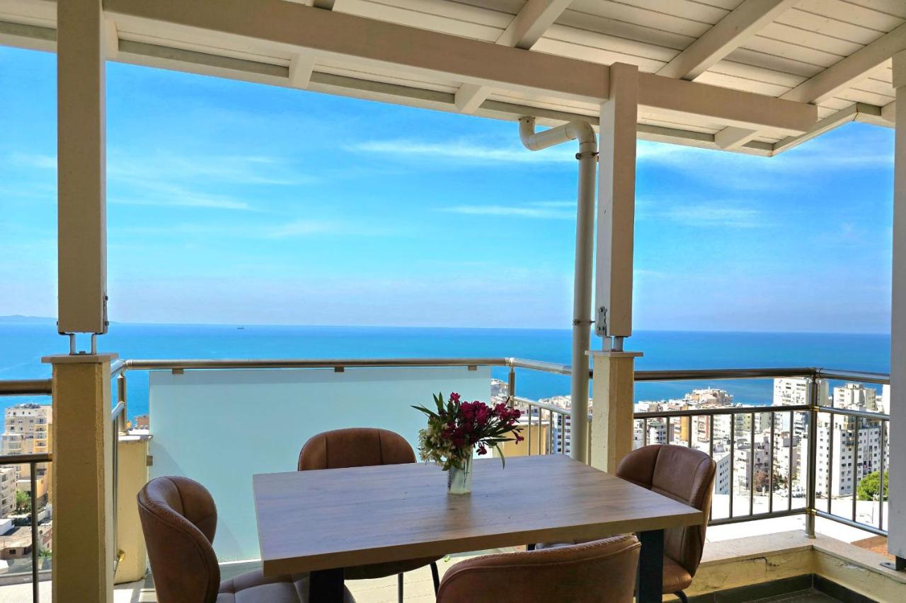 Hill Apartment with Sea View in Durres 061 - B&B