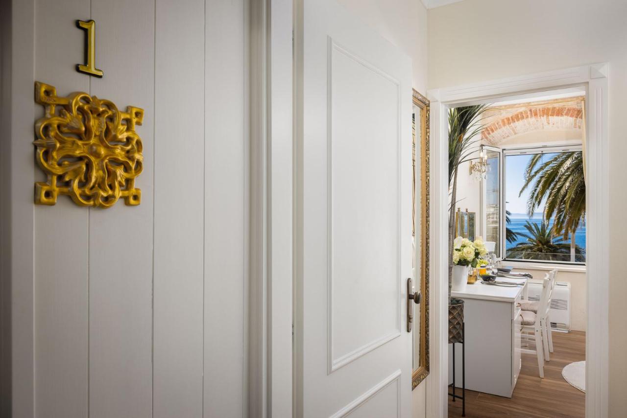 Luxury Rooms & Apartment - Main promenade, Sea & City View in Diocletian Palace Split - B&B Split