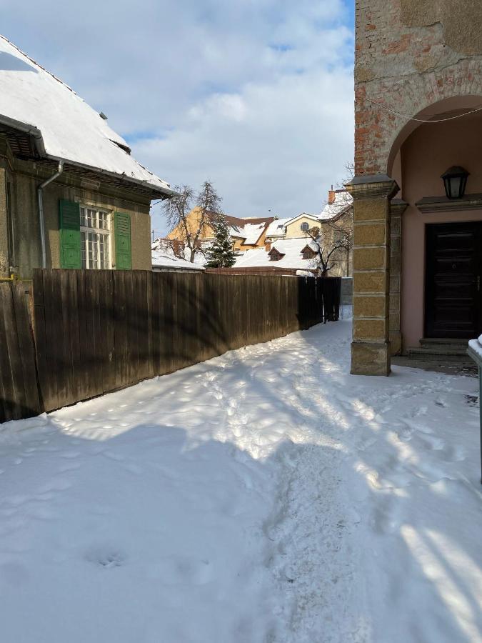 High Hopes on Castanilor 12-Parking Included - B&B Braşov