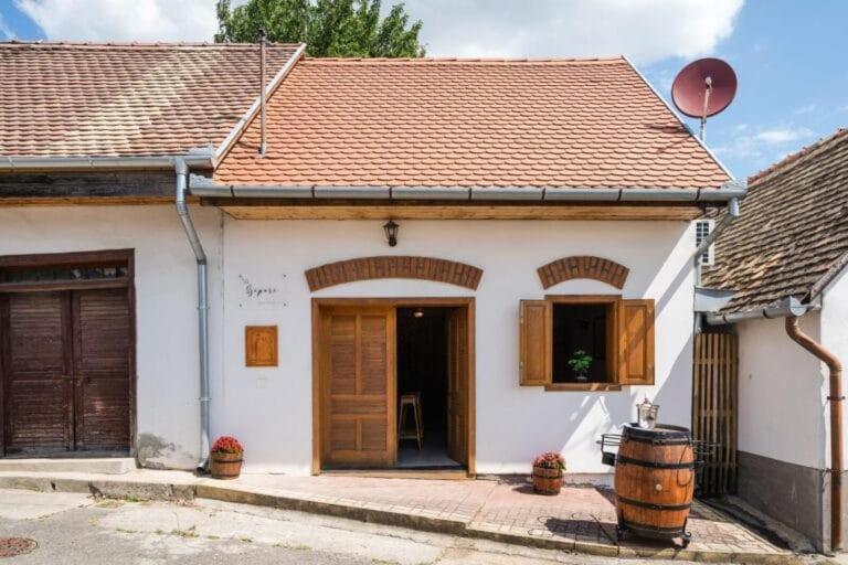 Szeparé pinceház szállás Villány - B&B Villány