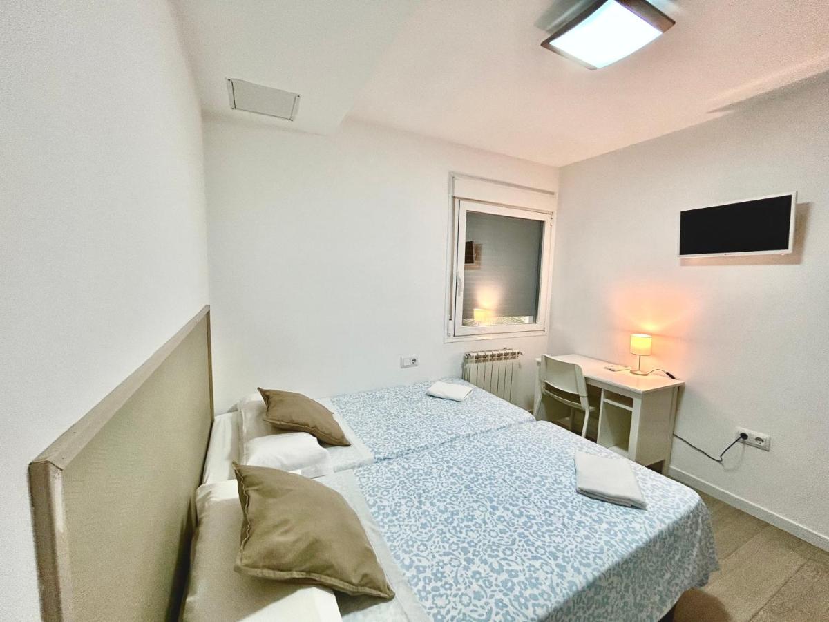 Standard Twin Room with Shared Bathroom