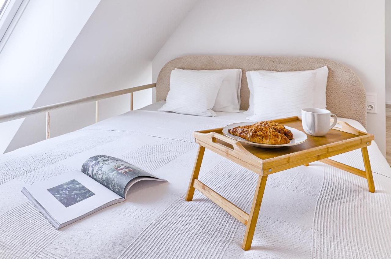 Amazing apartments 2 x free parking x 24x7 - B&B