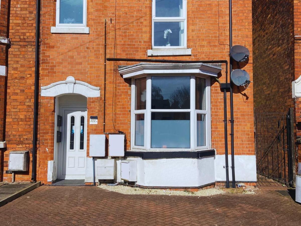 Inviting 2-Bed apartments - Perfect for Contractors & Business Travellers Parking - Wi-Fi - Netflix - B&B