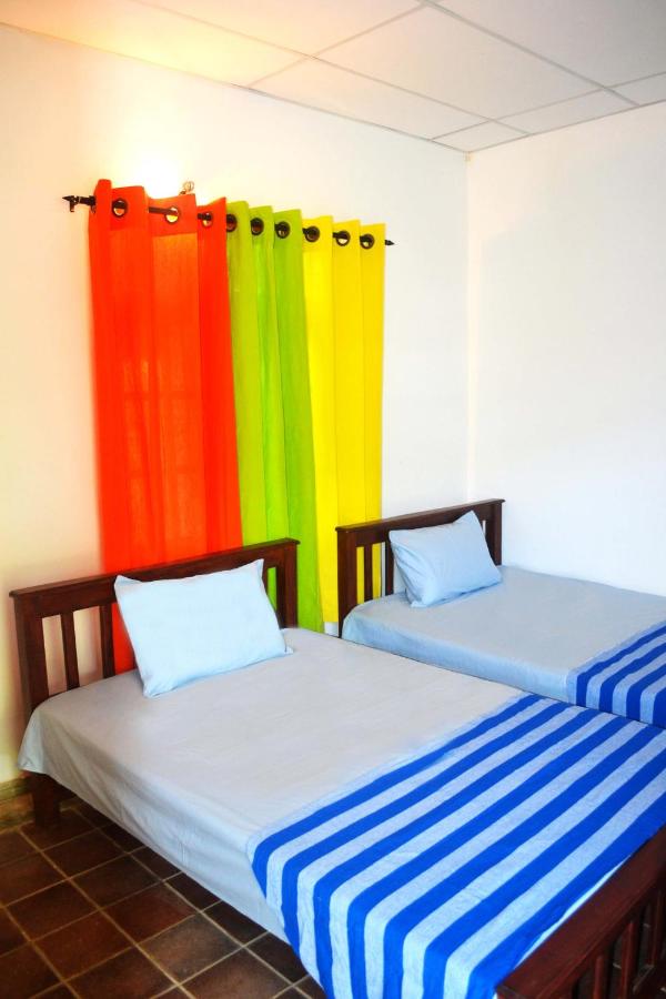 Camera Tripla Standard