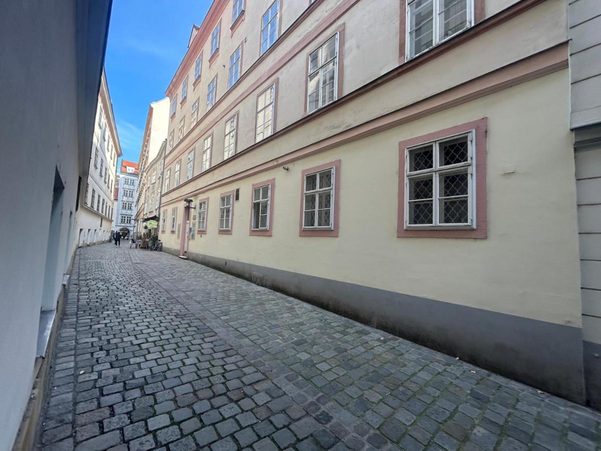 Vienna Hideaways - Your Boutique Stay in Historic Old Town - Ferienwohnung Wien