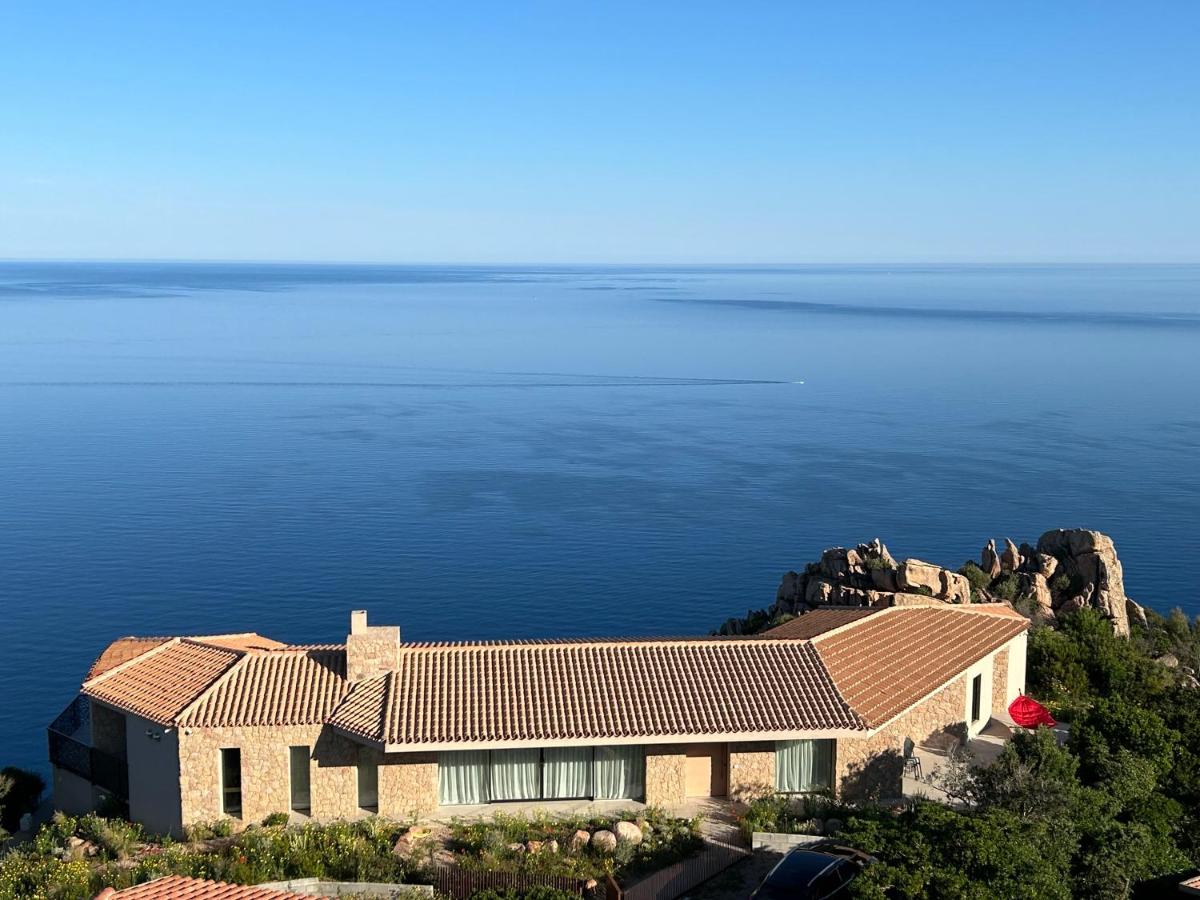 Luxury Villa with unmatched view and Sea-Fall Pool - B&B Costa Paradiso