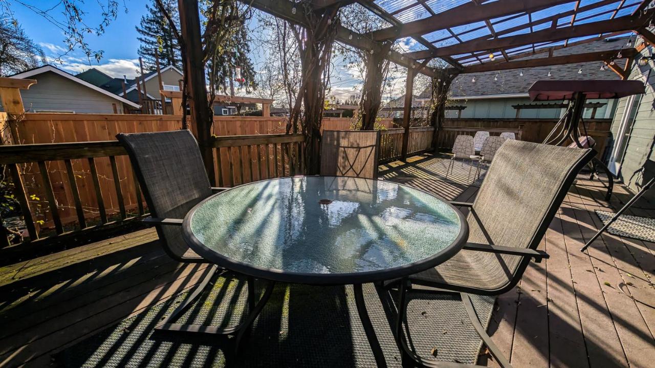 Charming Orenco Home - Bed and Breakfast Hillsboro