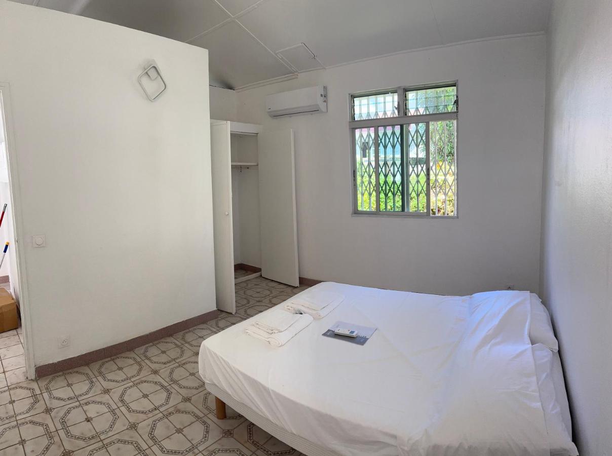 Cosy house with terrace, 2 bedrooms, Abymes Guadeloupe - Chambres d'hôtes Les Abymes