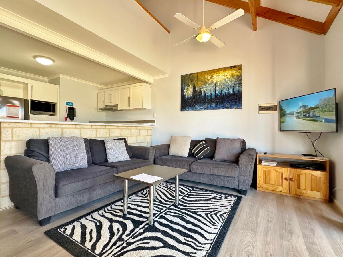 Blue Ocean Villa 3 - Kalbarri, WA - B&B