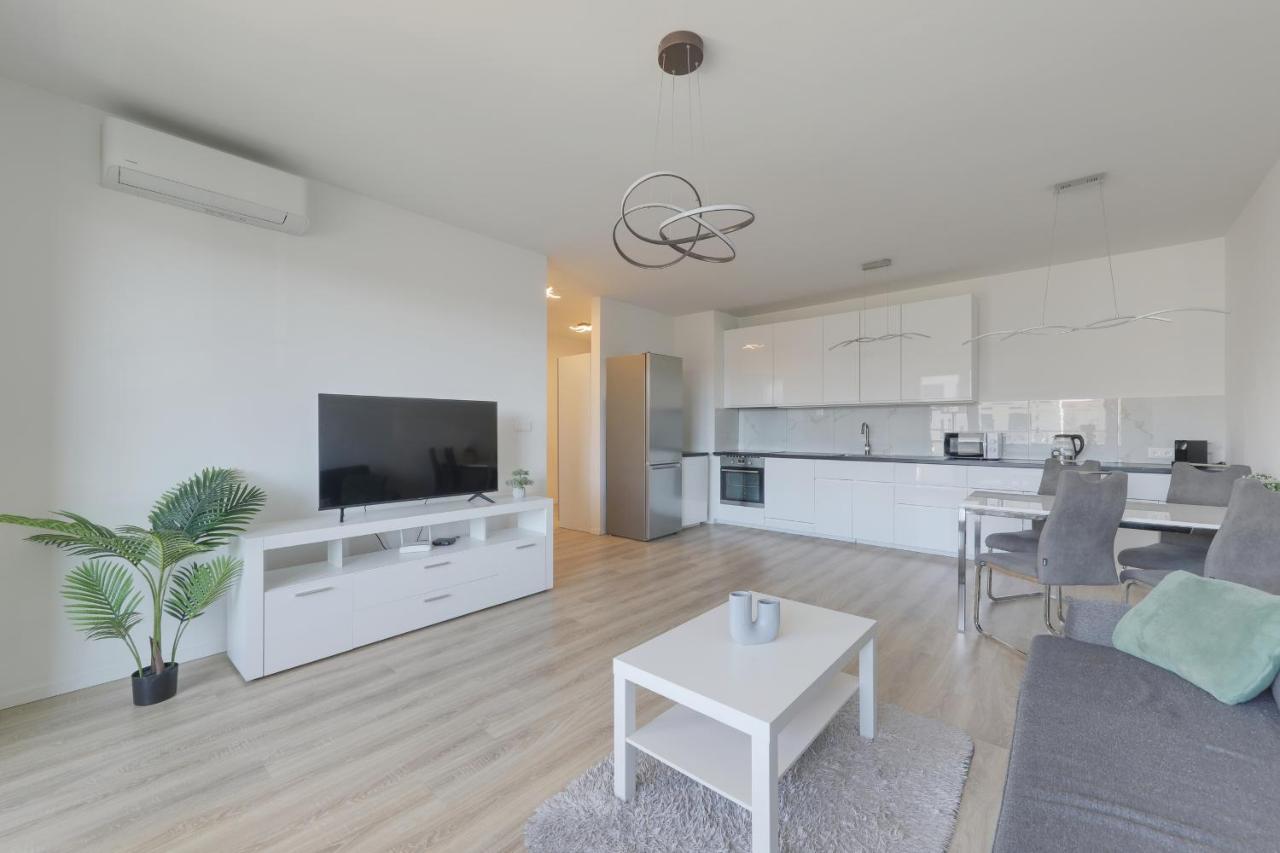 Bazova apartment with free parking - Chambres d’hôtes